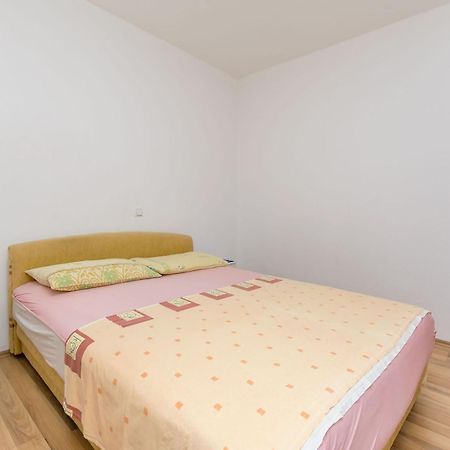 Apartments Kristina أوميس المظهر الخارجي الصورة