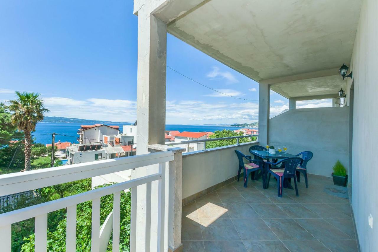 Apartments Kristina أوميس المظهر الخارجي الصورة