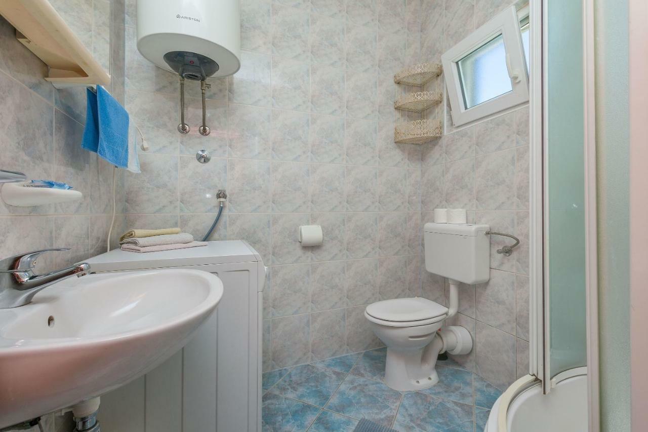 Apartments Kristina أوميس المظهر الخارجي الصورة